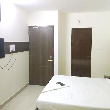 Hotel Amrita Mogappair 첸나이 외부 사진