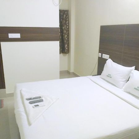 Hotel Amrita Mogappair 첸나이 외부 사진