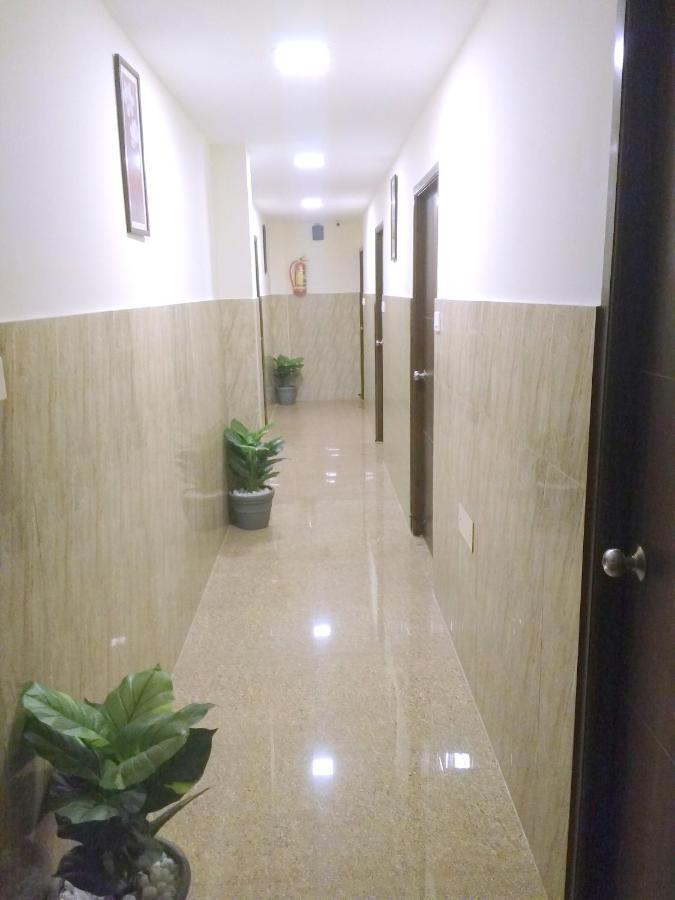 Hotel Amrita Mogappair 첸나이 외부 사진